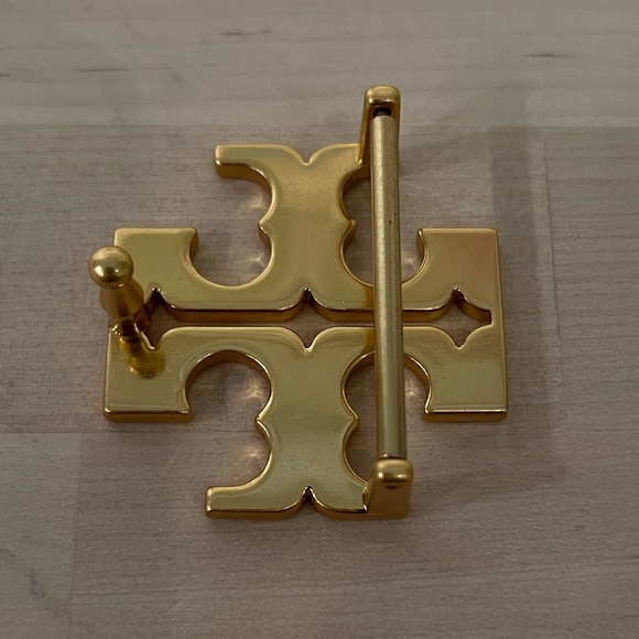 Tory Burch Logo Belt Buckle - Picture 4 of 4